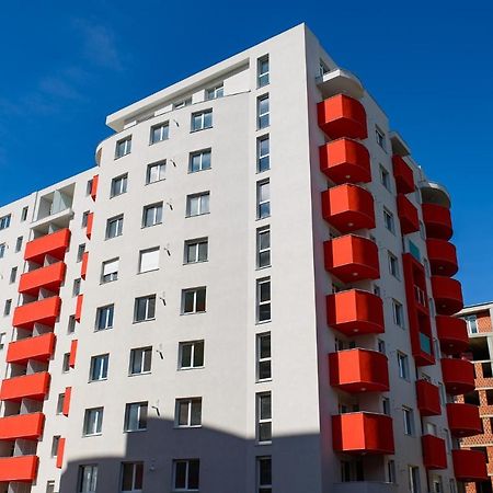 Апартаменты Lowcost Tryp Орадя Экстерьер фото